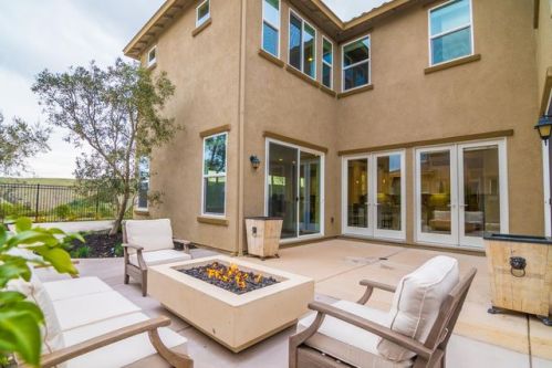 56 Benmore Dr, Hayward, CA 94542-7935