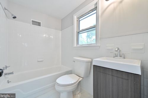 255 Hopkins Rd, Haddonfield NJ 08033-3062 exterior