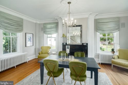 220 Washington Ave, Tavistock NJ 08033-3323 exterior