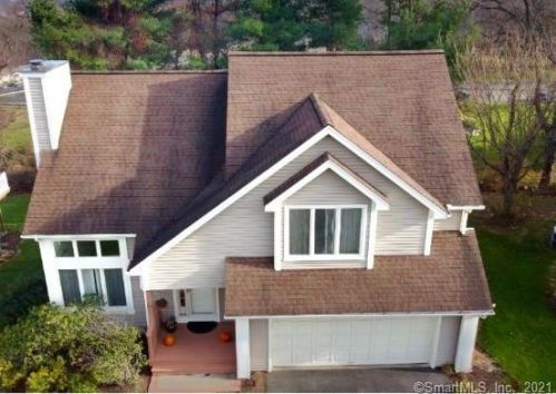 21 Scenic Hill Rd, Huntington, CT 06484-2269