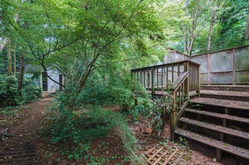 1490 Brooklyn Ave, Atlanta GA  30309-2202 exterior