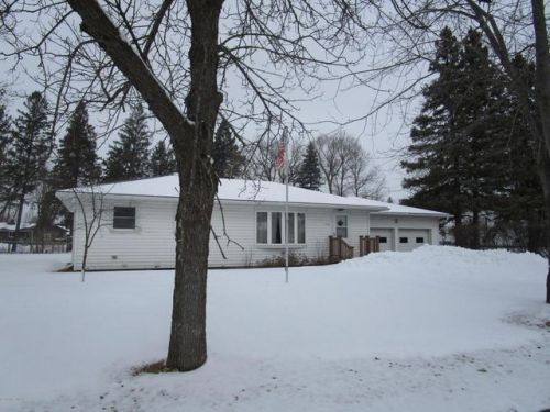 104 Nixon Ave, Wadena, MN 56482-2128