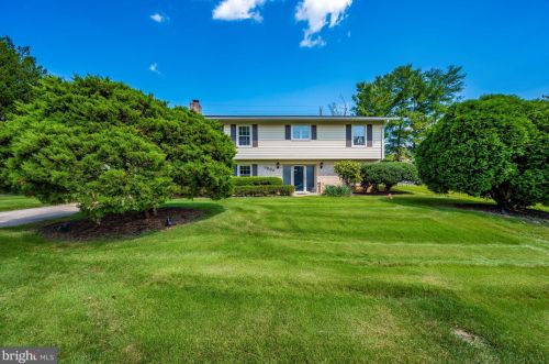 1306 Leister Dr, Silver Spring MD 20904-1547 exterior