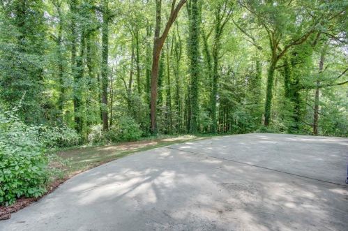 3324 Flowers Dr, Atlanta GA  30337-1001 exterior