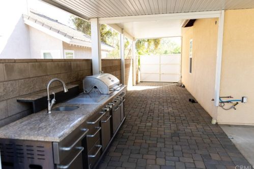 9127 Middlefield Dr, Riverside CA  92508-6261 exterior