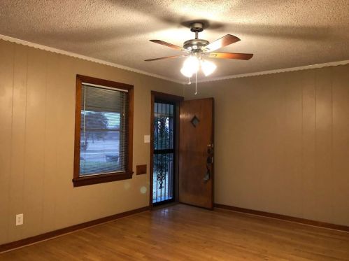 4000 Townsend Dr, Fort Worth TX  76110-5949 exterior