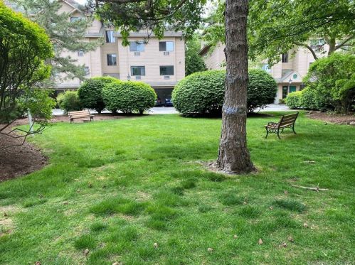 97 Richards Ave, Norwalk CT  06854-1672 exterior