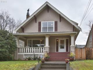 3334 Clackamas St, Portland OR  97232-1946 exterior