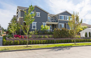3059 Briarcliff Ln, Seattle, WA 98199-1481