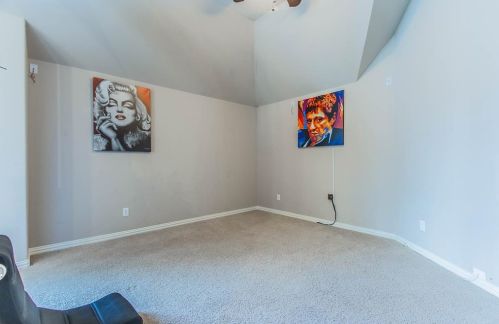 6911 Cyn Mdw Dr, Garland TX  75048-3050 exterior