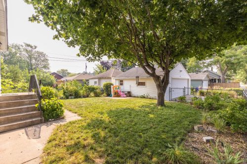 1216 Charles Ave, Saint Paul MN  55104-2514 exterior