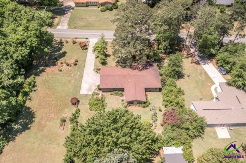 304 Belmont Dr, Warner Robins GA  31088-5546 exterior