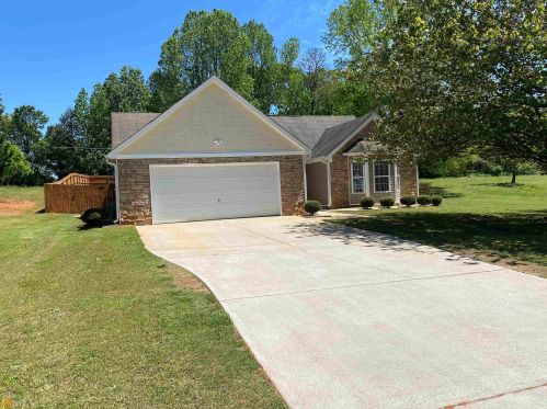 239 Sunlight Cv, Temple, GA 30179-6527