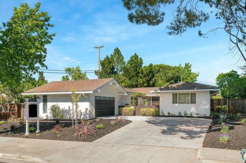 150 Forest Hill Dr, Los Gatos, CA 95032-4024