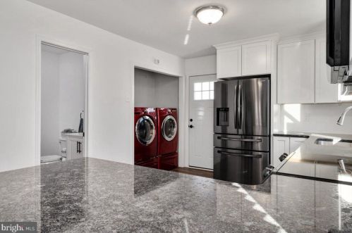 1176 Spruce Ave, Shady Side MD 20764-9562 exterior