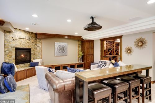 10147 Bridgewater Pkwy, Saint Paul MN  55129-8587 exterior