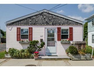 127 Boon St, South Kingstown, RI 02882-3742