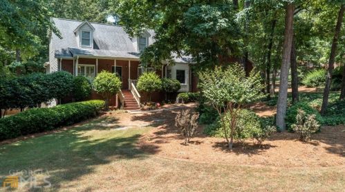 2185 Whispering Pines Ln, Mcdonough, GA 30253-5568