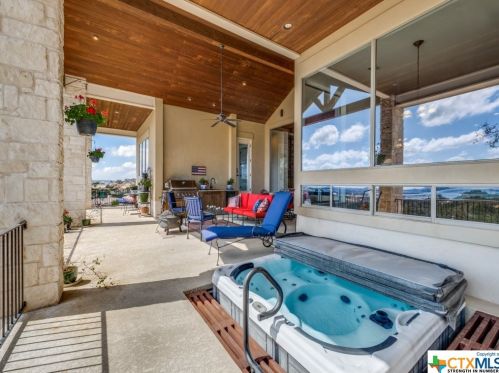 1009 Bluewater Pl, Spring Branch TX 78070-5485 exterior