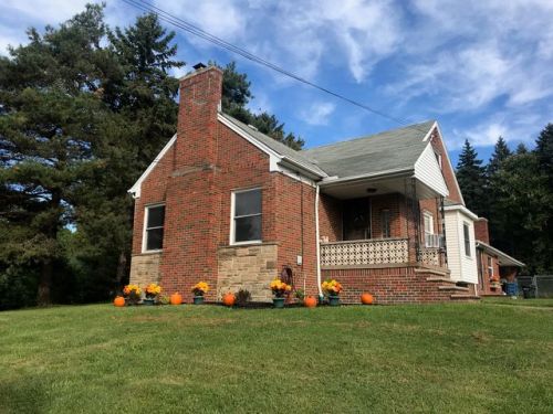 4612 Sprague Rd, Cleveland OH  44147-1547 exterior