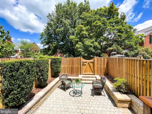 4307 35th St, Arlington, VA 22206-1803
