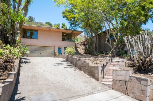 469 Scenic Dr, Santa Barbara, CA 93103-2923