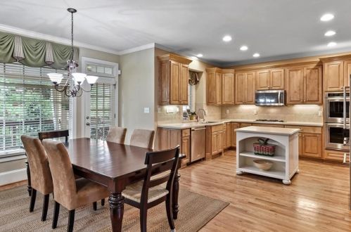 2308 Briarcliff Cmns, Atlanta GA  30345-2173 exterior