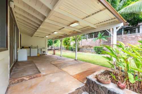 1364 Ala Hoku Pl, Honolulu HI  96819-1429 exterior