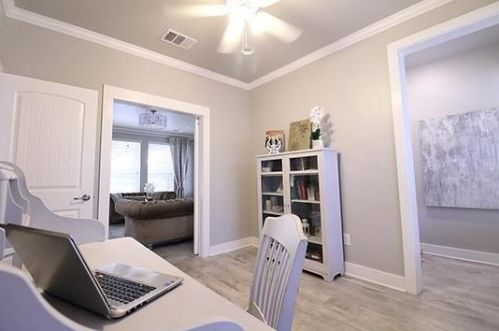 109 Concord Cir, Austin TX  78737-9073 exterior