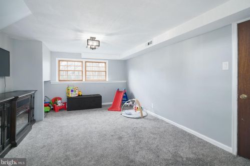 1221 Oakwood Rd, Tavistock NJ  08033-3632 exterior