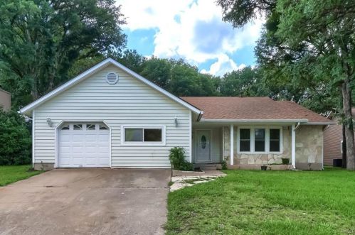 11700 Fence Post Trl, Austin TX  78750-1350 exterior
