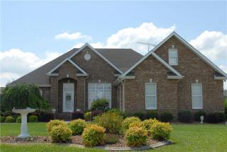 103 Princeton Ct, Tullahoma, TN 37388-4698