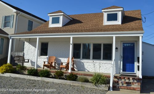 127 New Brunswick Ave, Lavallette NJ  08735-2423 exterior