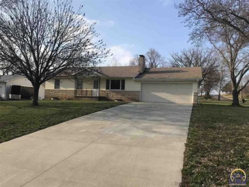403 8th St, Alma, KS 66401-9510