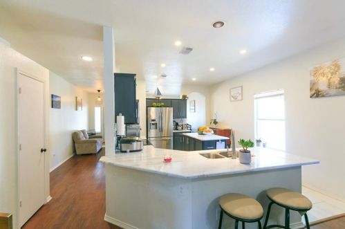 1101 Whistle Stop Dr, Fort Worth TX 76131-4924 exterior