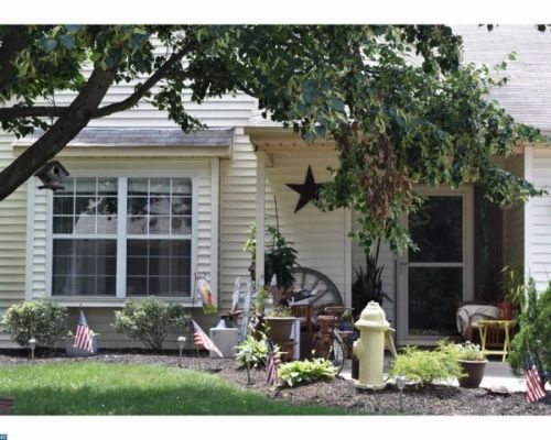 9 Carriage Hill Ln, Columbus, NJ 08022-1031