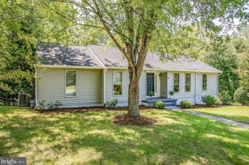 424 Smith St, Fredericksburg, VA 22405-6106