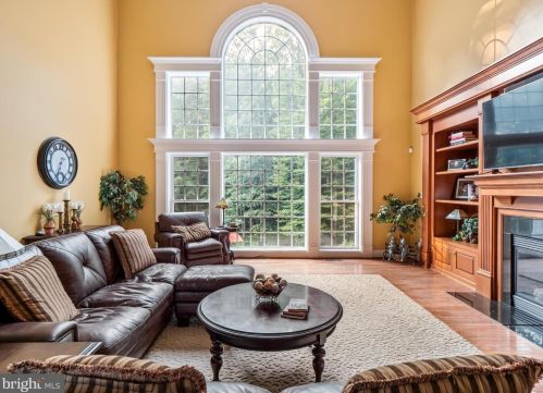 8820 Liberty Oaks Pl, Nokesville, VA 20181-3248