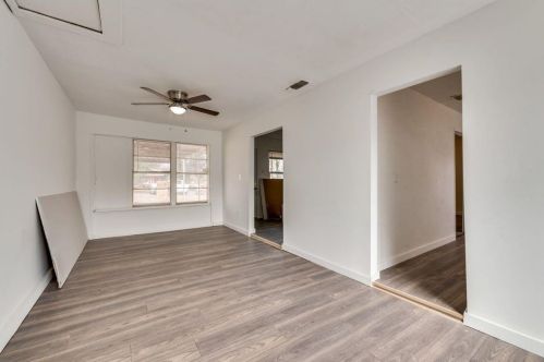 3864 Castle Hills Dr, Dallas TX  75241-4332 exterior