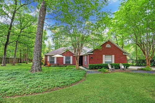 16 Forest Ct, Conroe, TX 77384-3114