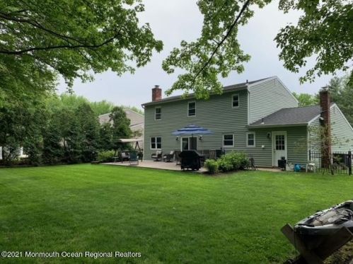 39 Croman Ct, Hazlet, NJ 07730-2018