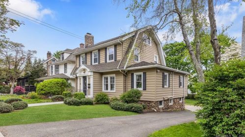 40 Elmwood Ave, Norwalk CT  06854-2030 exterior