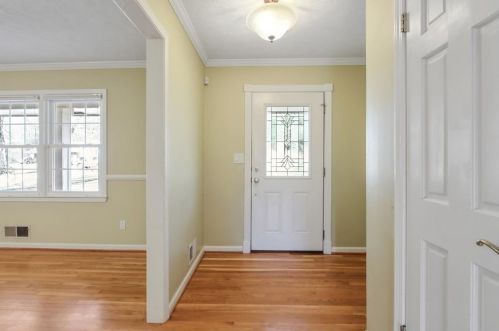 6768 Lockridge Dr, Atlanta GA  30360-1561 exterior