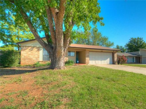 1107 Neptune Rd, Edmond, OK 73003-6070