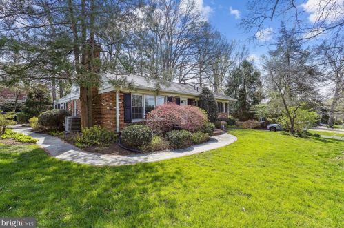 7310 Pinecastle Rd, Falls Church, VA 22043-3040