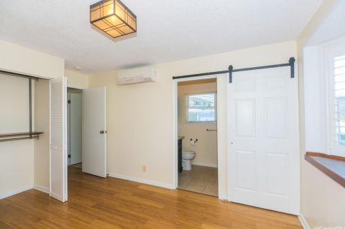 229 Anapalau St, Honolulu HI  96825-2244 exterior