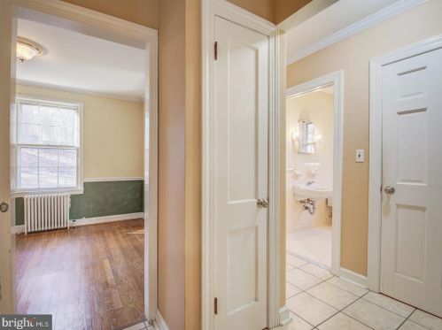 12500 Meadowood Dr, Silver Spring MD 20904-2928 exterior