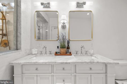 532 22nd St, Philadelphia PA 19140-4703 exterior