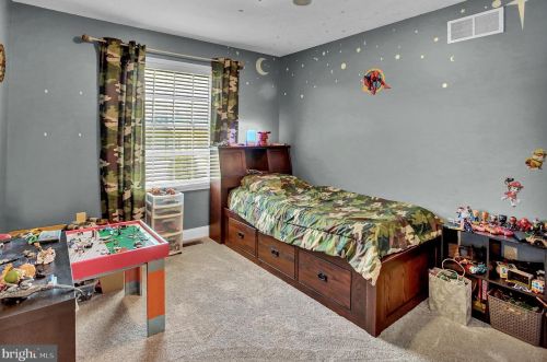 70 Pne Crk Dr, Carlisle PA  17013-9675 exterior