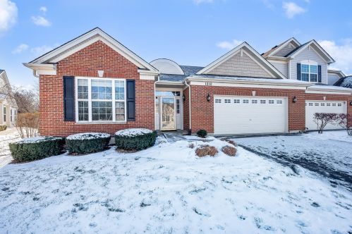 1210 Betsy Ross Pl, Lemont, IL 60490-2103